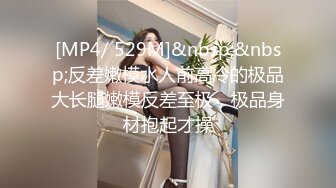 澡堂子偷窥年轻的大奶妹妹背部纹身超有野性