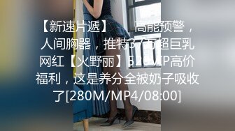 【新片速遞】&nbsp;&nbsp;黑衣清秀小美女就是让人冲动约到酒店抱腿上亲吻揉捏脱光光身材肉感美味啪啪插入滋味绝爽扑哧噗嗤【水印】[1.95G/MP4/55:08]