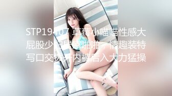 高颜值女友和男朋友浴室激战，脸上的表情好享受，好棒的乳房，被男友揉搓爆！