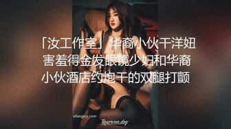 澡堂子内部员工偷窥洗完澡正在化妆的三姐妹 (1)