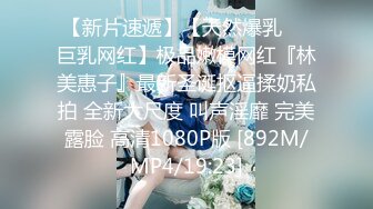 国内洗浴偷拍[高清无损版]吹头发的白嫩美女，美乳小妹长相清纯看起来是个不错的 (1)